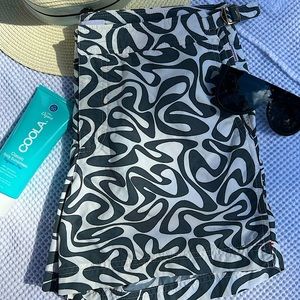 IMPECCABLE CONDITION! * swim trunks!